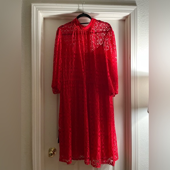 Red dress - Picture 5 of 7